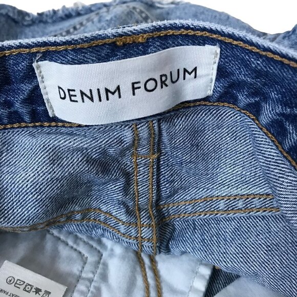 ARITZIA Denim Forum The Ex Boyfriend Short Size 24 - Picture 5 of 6
